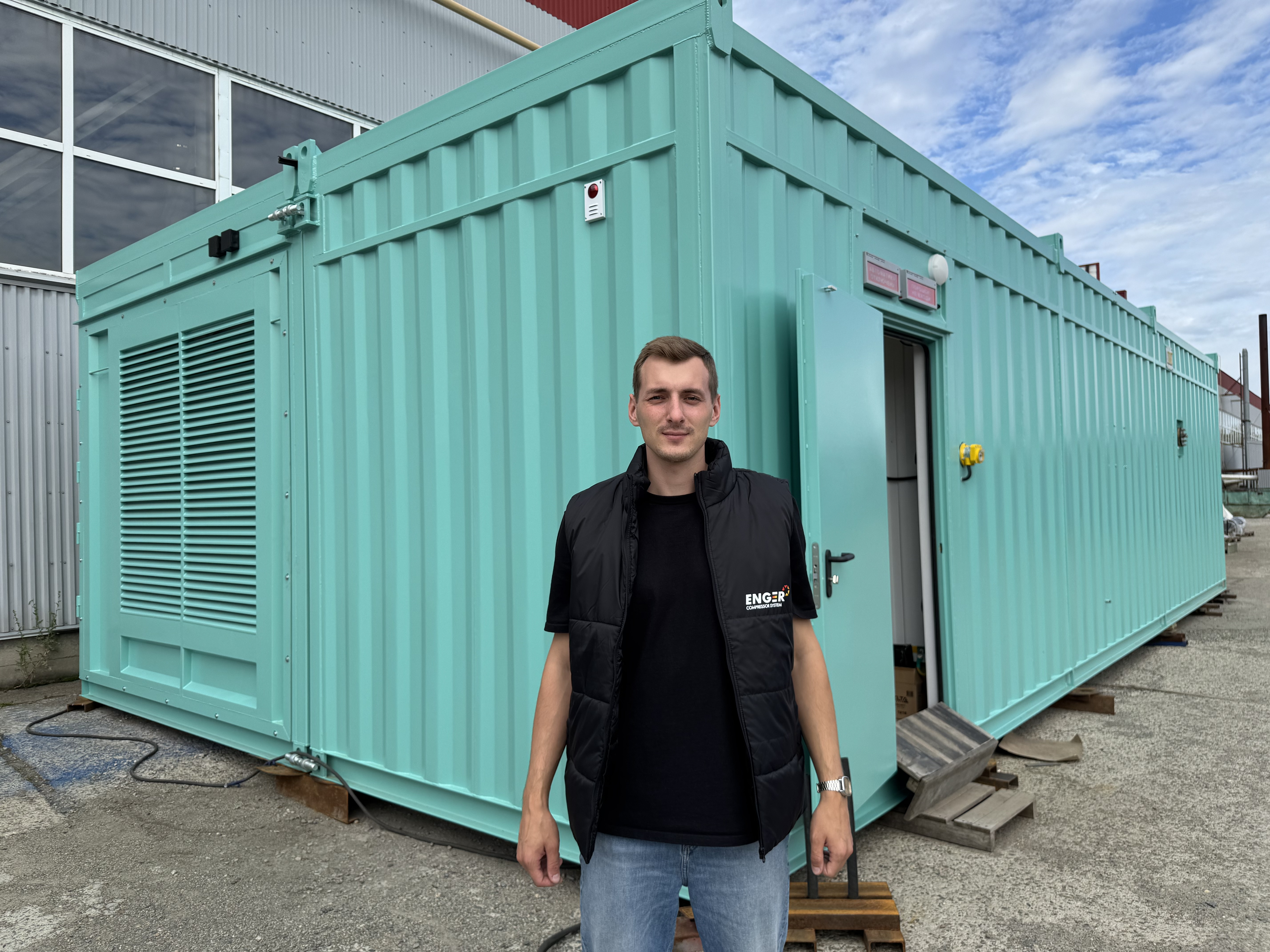 Модульная компрессорная станция общей мощностью 200 кВт для лидера отрасли